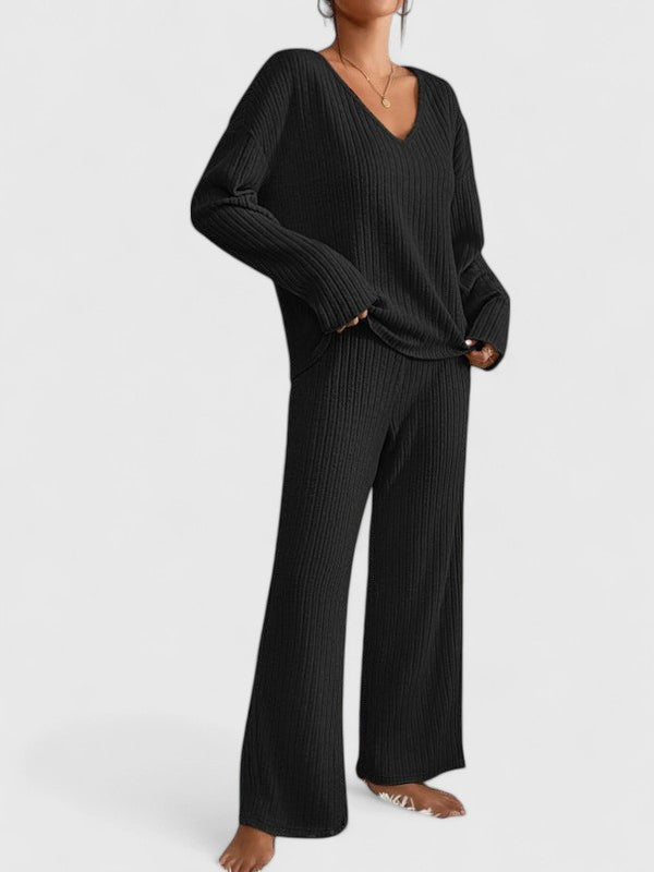 Angeline Comfortable Set | V-Neck Sweater and Wide-Leg Ribbed Pants