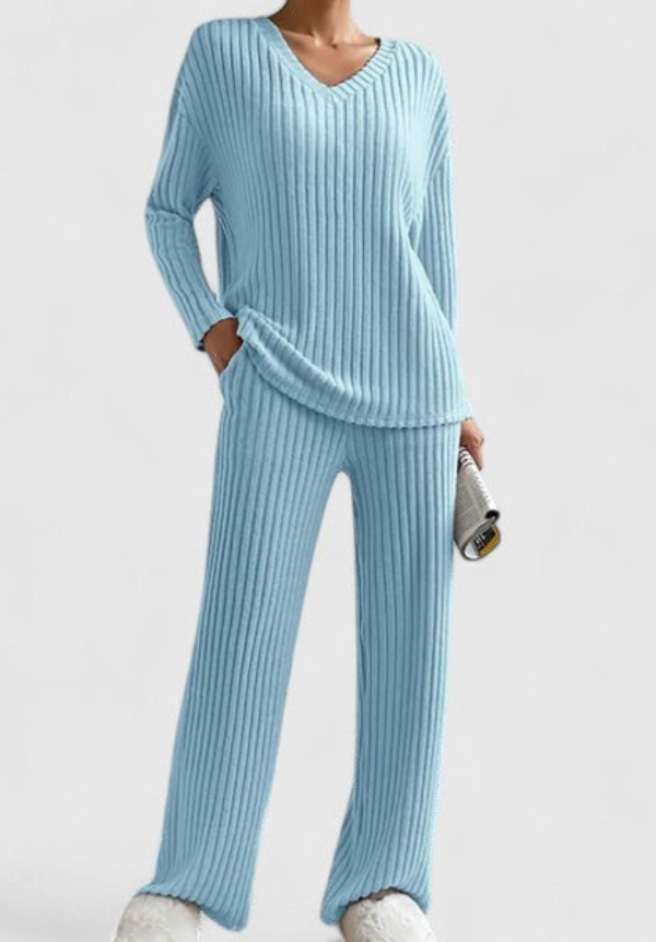 Angeline Comfortable Set | V-Neck Sweater and Wide-Leg Ribbed Pants