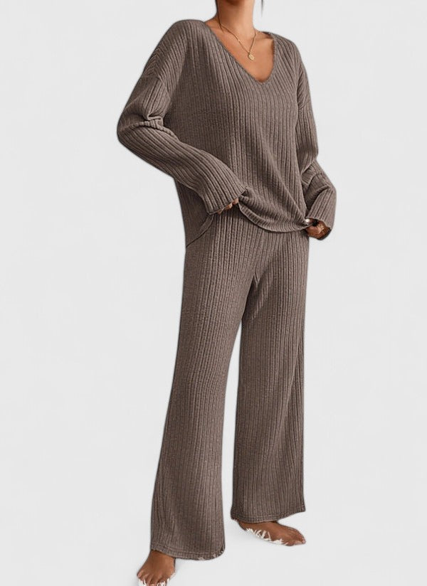 Angeline Comfortable Set | V-Neck Sweater and Wide-Leg Ribbed Pants